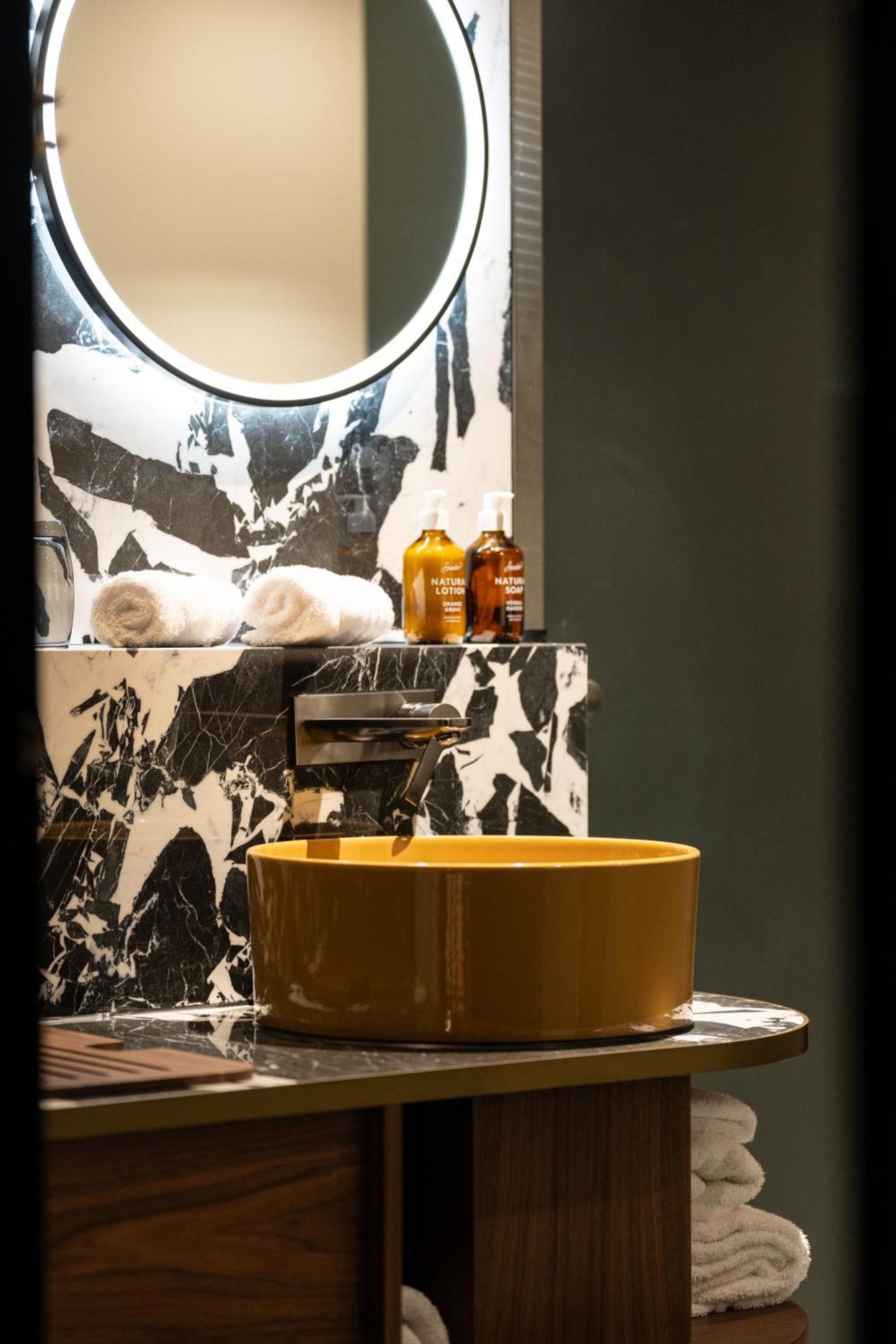 The Home Hotel Zuerich - A Member Of Design Hotels ภายนอก รูปภาพ